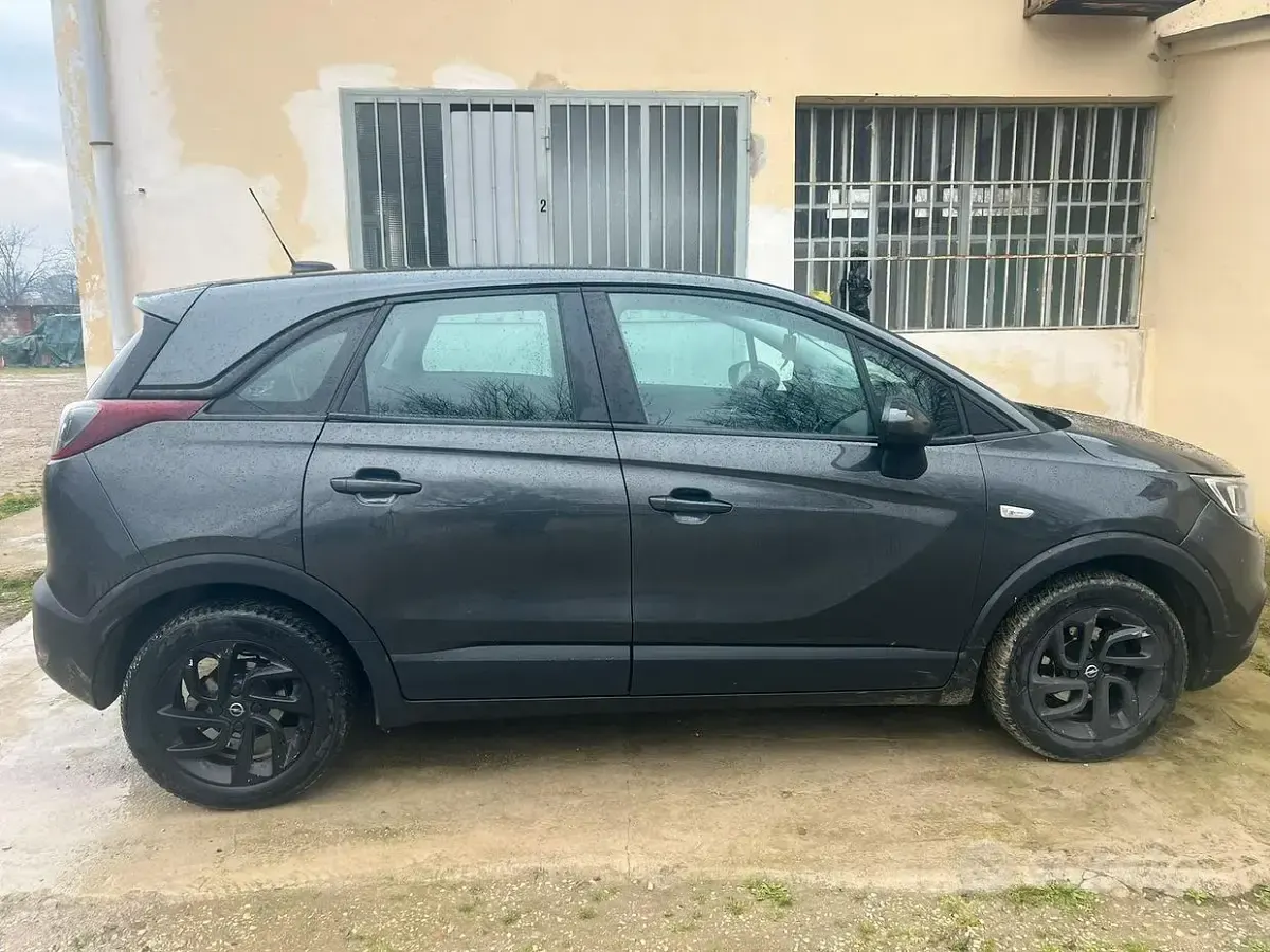 Usata Opel Crossland X Ultimate 110 CV (80 kW) 2017 Nero SUV