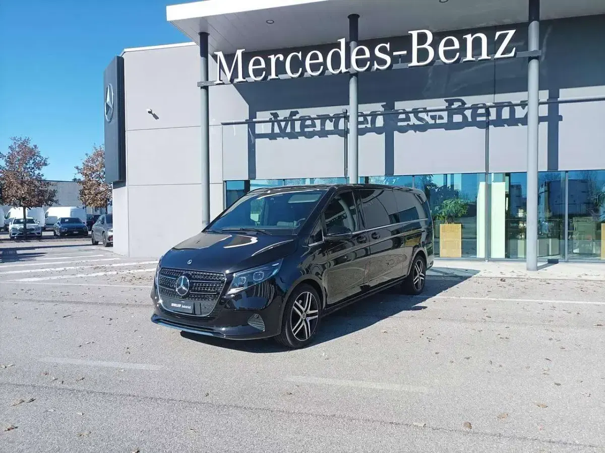 Occasion Mercedes V250 Avantgarde 190 ch (139 kW) 2025 Rouge Monospace