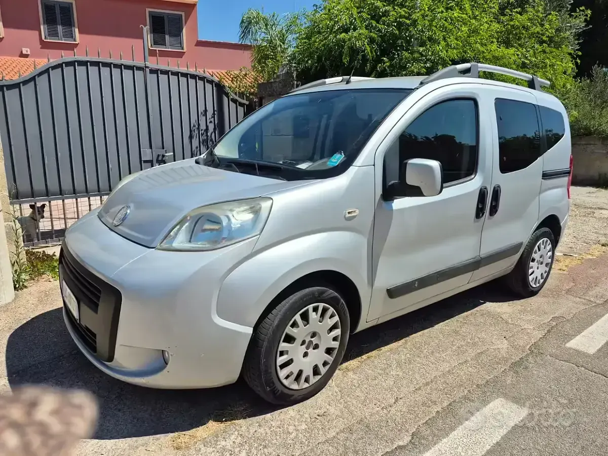 Usata Fiat Qubo Trekking 95 CV (69 kW) 2011 Grigio Monovolume