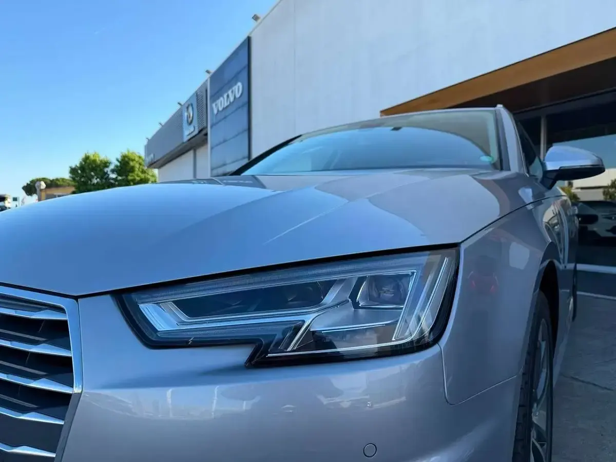 Usata Audi A4 S-Line 150 CV (110 kW) 2019 Argento floret Station wagon