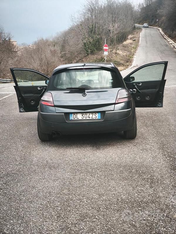 Usata Renault Mégane II 105 CV (77 kW) 2007 Grigio Berlina