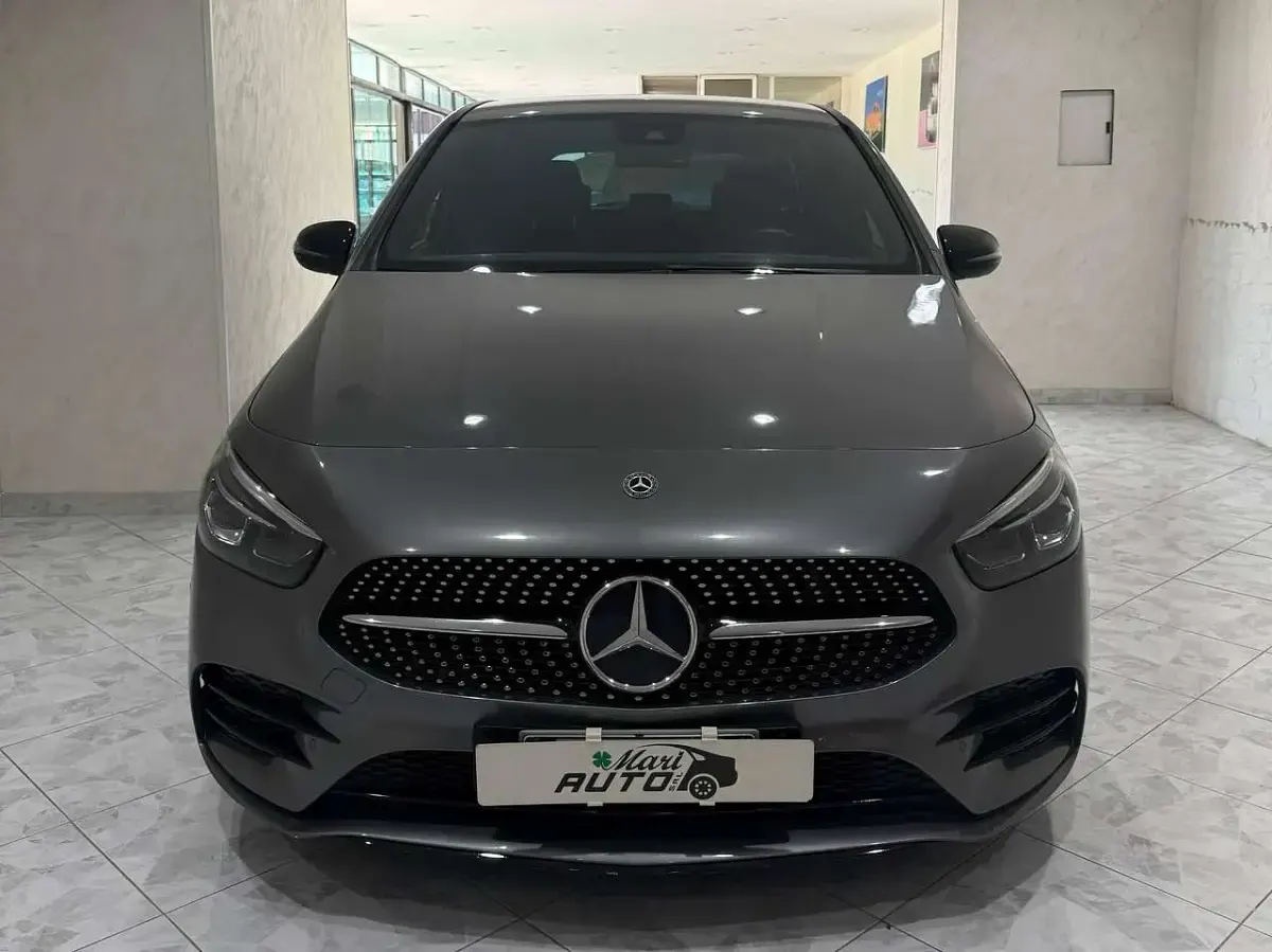 Usata Mercedes B180 Premium 116 CV (85 kW) 2019 Grigio Utilitaria