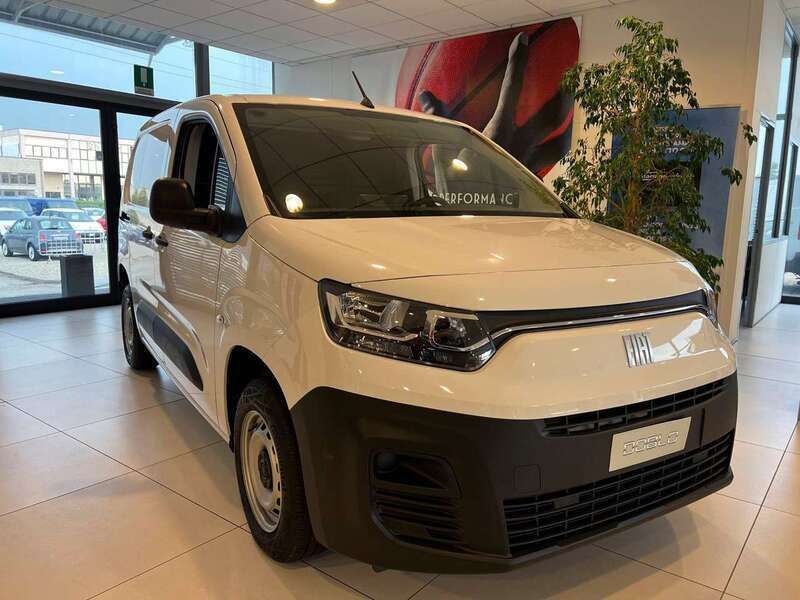 Nuova Fiat Doblò 101 CV (74 kW) 2025 Bianco Monovolume