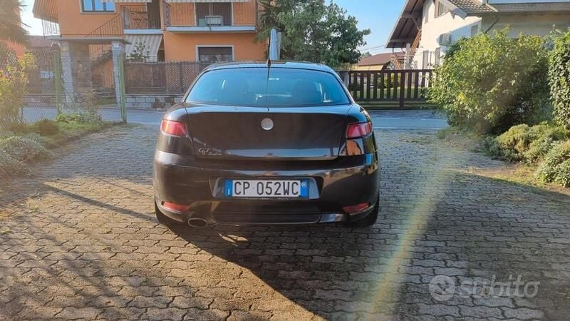 Usata Alfa Romeo GT Distinctive 150 CV (110 kW) 2004 Nero Coupé
