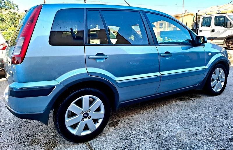 Usata Ford Fusion 67 CV (49 kW) 2007 Bianco Berlina