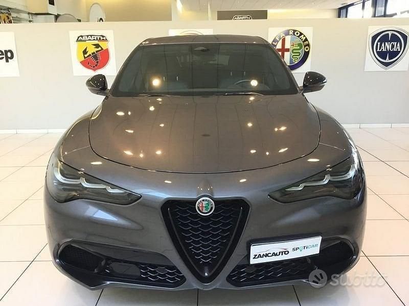 Usata Alfa Romeo Stelvio Veloce 210 CV (154 kW) 2025 Grigio SUV