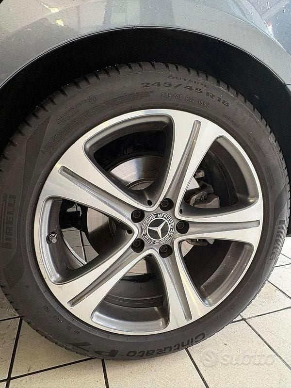 Usata Mercedes E200 Business 160 CV (117 kW) 2020 Grigio Station wagon