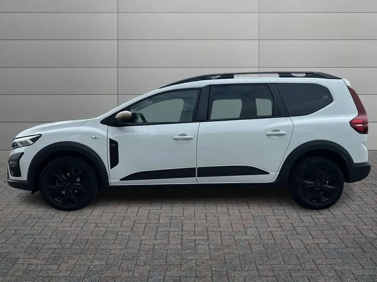Usata Dacia Jogger Extreme 101 CV (74 kW) 2025 Bianco Monovolume