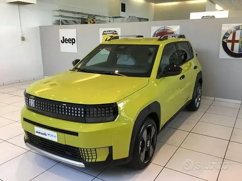 Usata Fiat Grande Panda La Prima 83 kW (113 CV) 2025 Giallo Utilitaria
