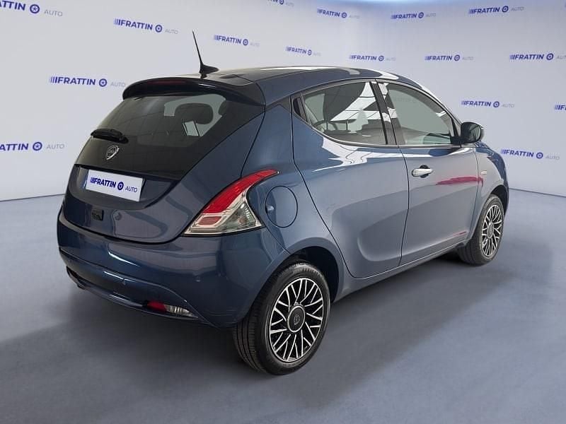 Usata Lancia Ypsilon S 70 CV (51 kW) 2024 Blu Utilitaria
