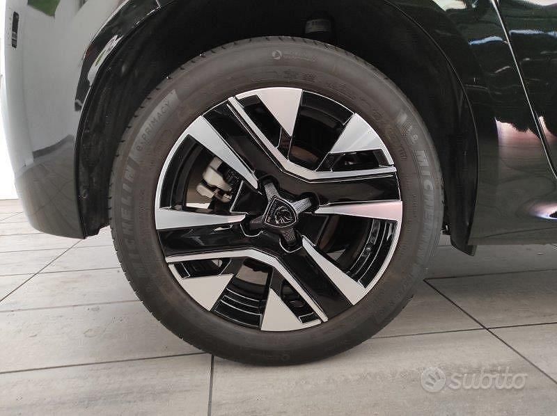 Usata Peugeot 208 Allure 101 CV (74 kW) 2024 Nero Utilitaria