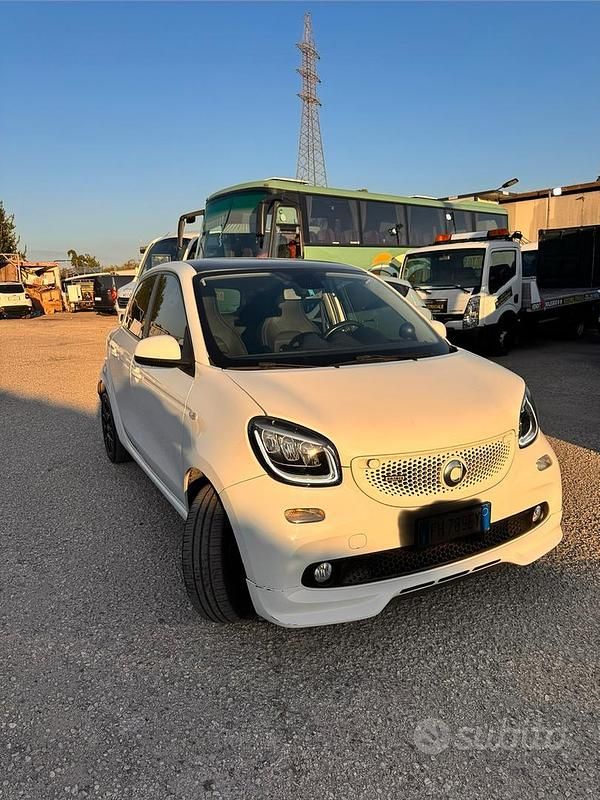 Usata Smart ForFour 2016 Bianco Utilitaria