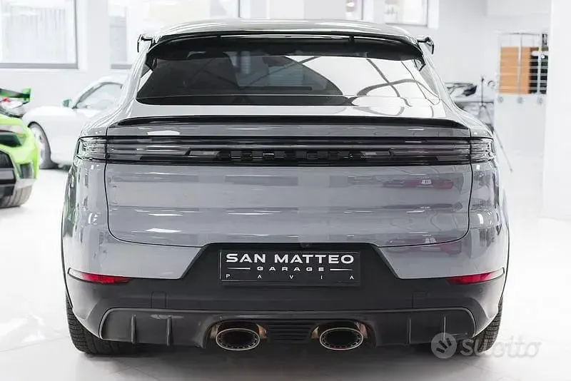 Usata Porsche Cayenne Turbo E-Hybrid 2024 SUV