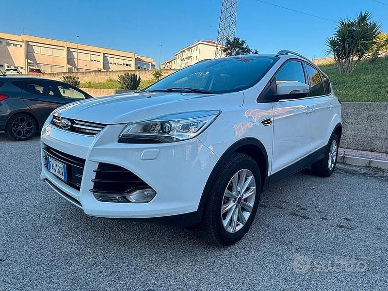 Usata Ford Kuga Titanium 150 CV (110 kW) 2016 Bianco SUV