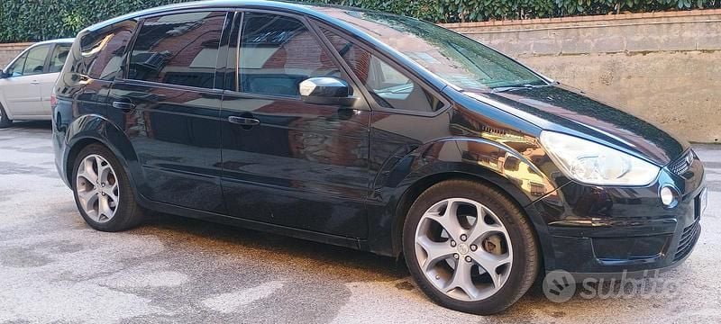 Usata Ford S-MAX Titanium 140 CV (102 kW) 2008 Nero Monovolume