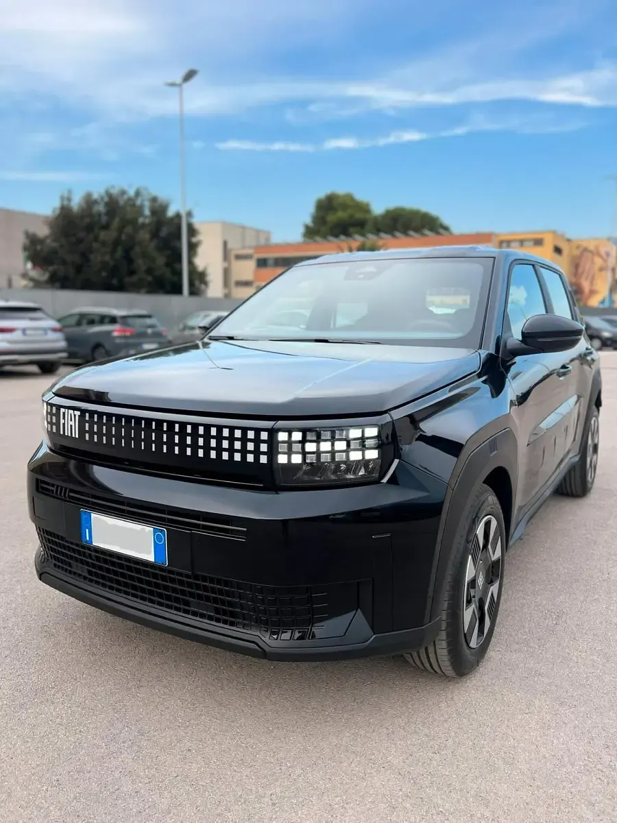 Nuova Fiat Grande Panda Business 100 CV (73 kW) 2026 Nero Utilitaria