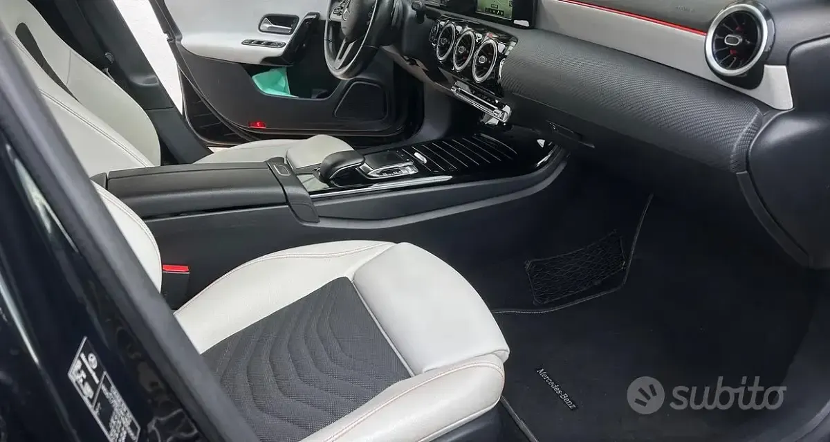 Usata Mercedes A180 109 CV (80 kW) 2019 Nero Berlina