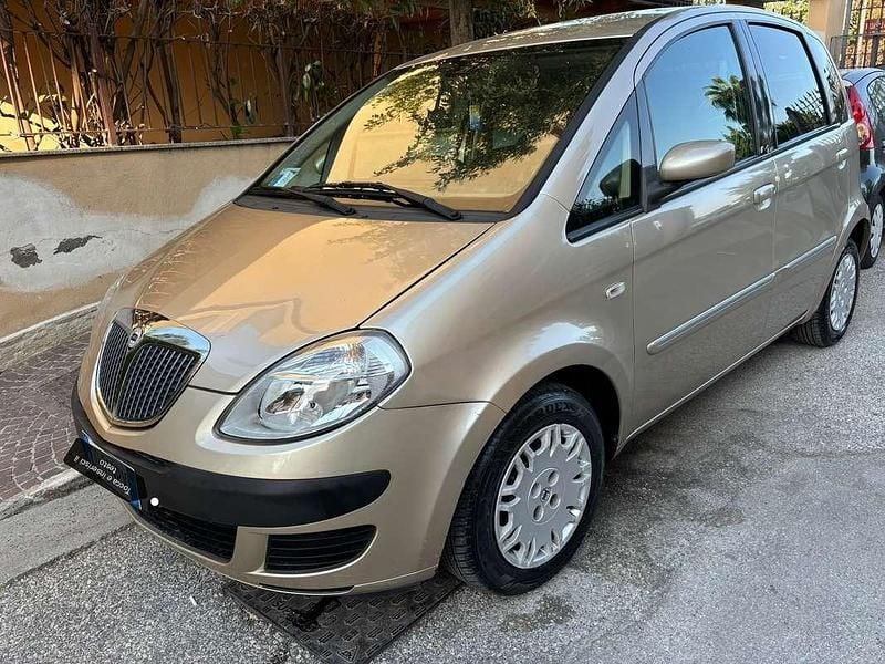 Usata Lancia Musa 69 CV (50 kW) 2006 Oro Monovolume