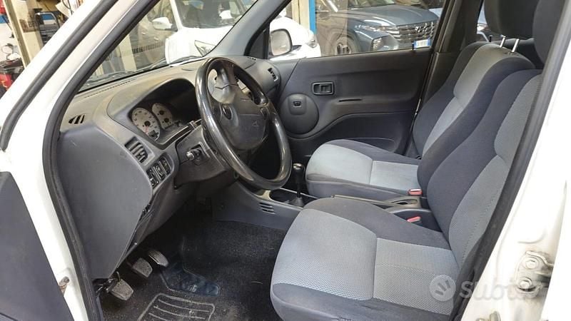 Usata Daihatsu Terios 86 CV (63 kW) 2002 Bianco SUV