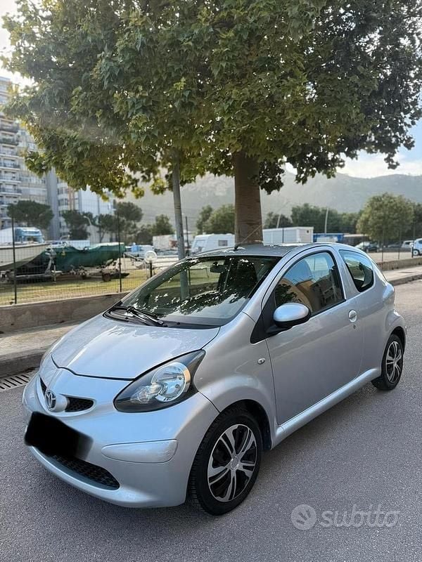 Usata Toyota Aygo 54 CV (39 kW) 2008 Grigio Utilitaria