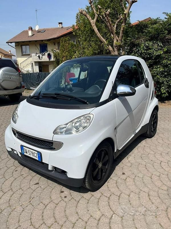 Bianco Usata 2009 Smart ForTwo Coupé Coupé | 3800 € (Buon prezzo) - Immagine 1/4