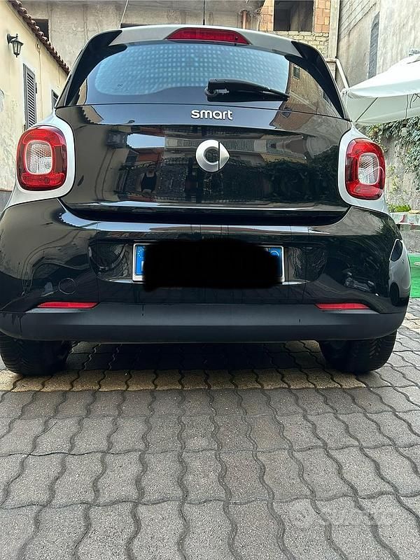 Usata Smart ForFour 71 CV (52 kW) 2016 Nero Utilitaria