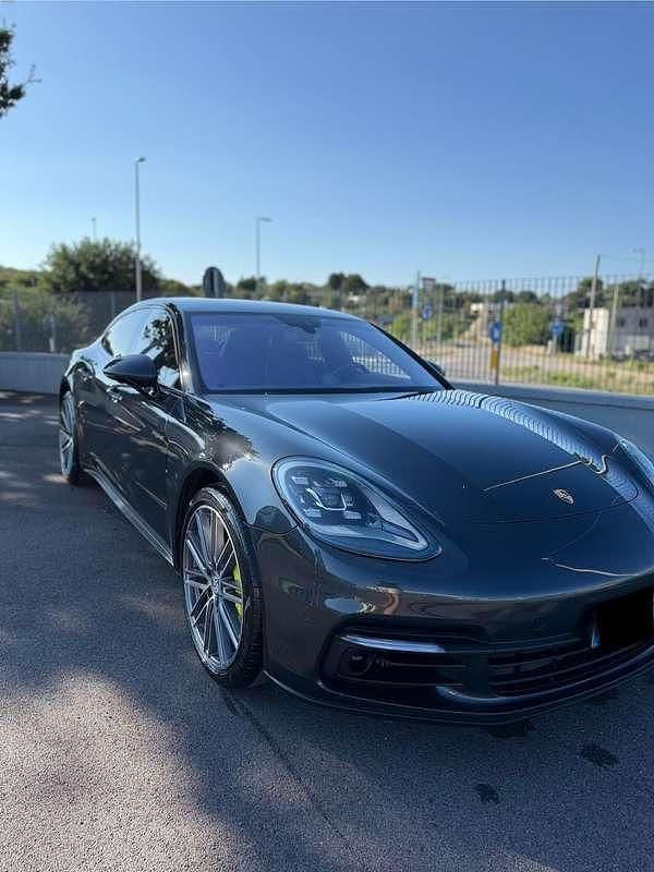 Usata Porsche Panamera Platinum Edition 330 CV (242 kW) 2018 Grigio Berlina