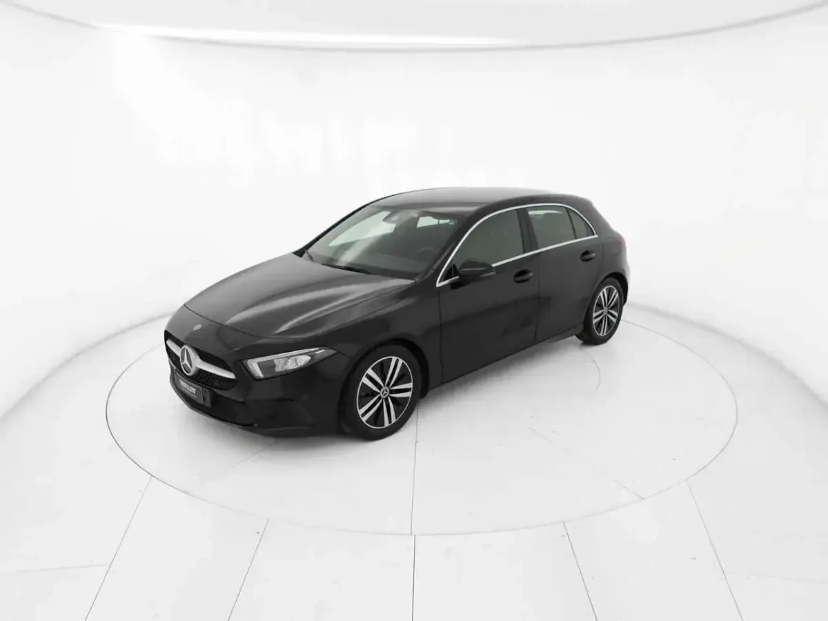 Usata Mercedes A180 116 CV (85 kW) 2020 Nero Berlina