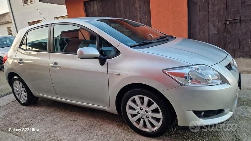 Usata Toyota Auris Sol 126 CV (92 kW) 2007 Grigio Berlina