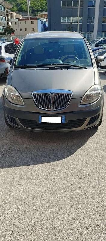 Beige Usata 2005 Lancia Musa Monovolume | 1990 € (Ottimo prezzo) - Immagine 1/4