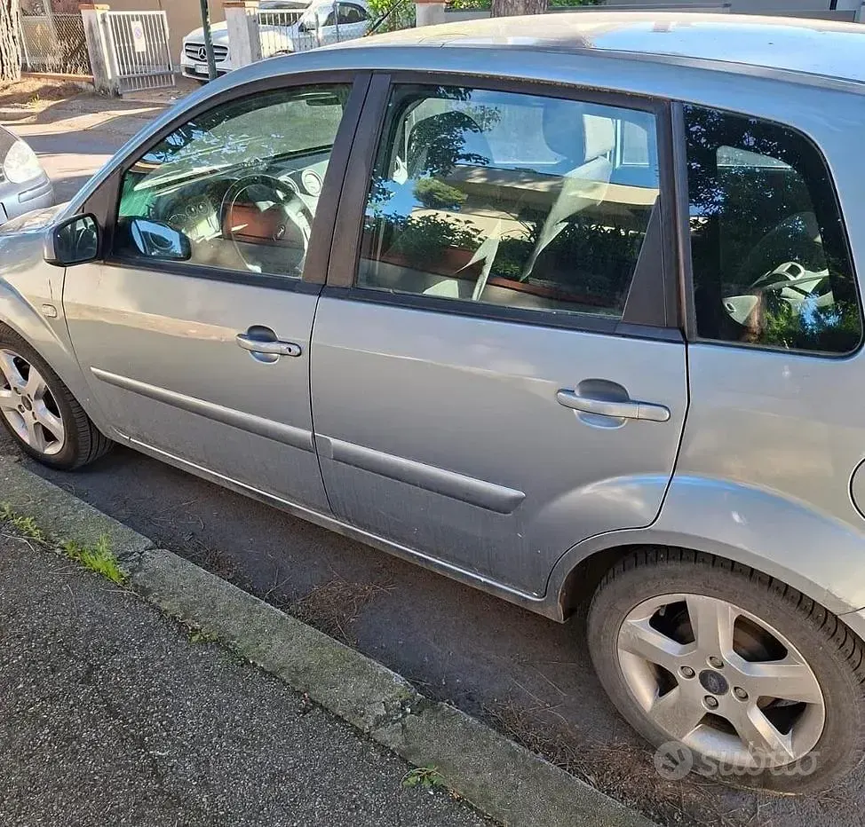 Usata Ford Fiesta 68 CV (50 kW) 2007 Utilitaria