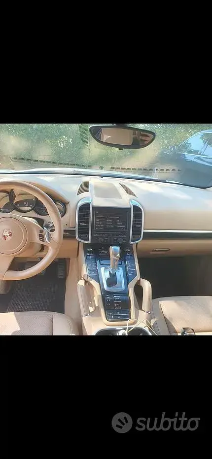 Usata Porsche Cayenne 245 CV (180 kW) 2011 Bianco SUV