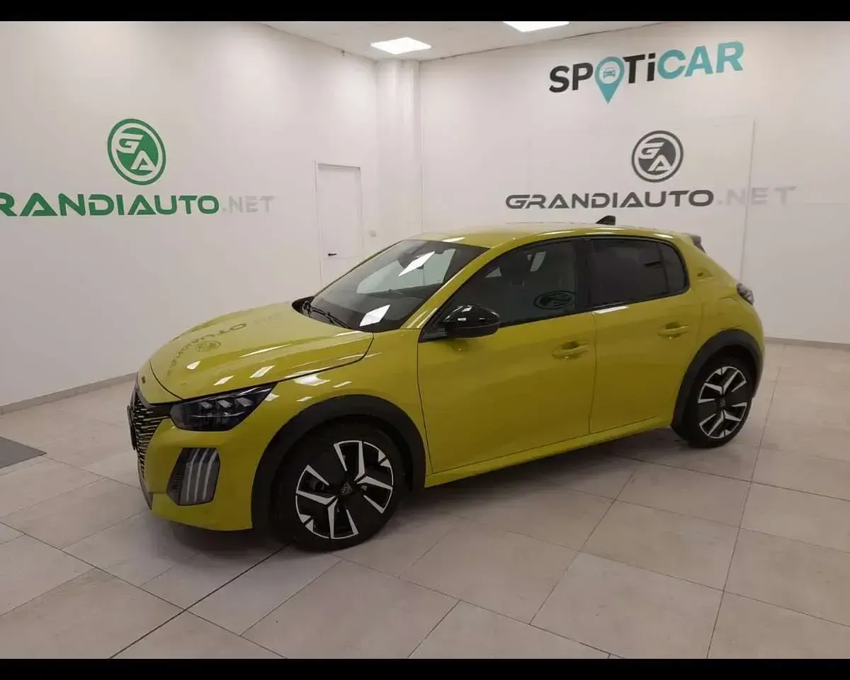 Usata Peugeot 208 GT 101 CV (74 kW) 2024 Giallo Utilitaria