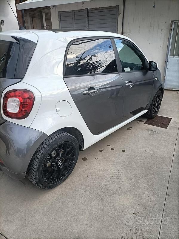 Usata Smart ForFour Passion 90 CV (66 kW) 2018 Utilitaria
