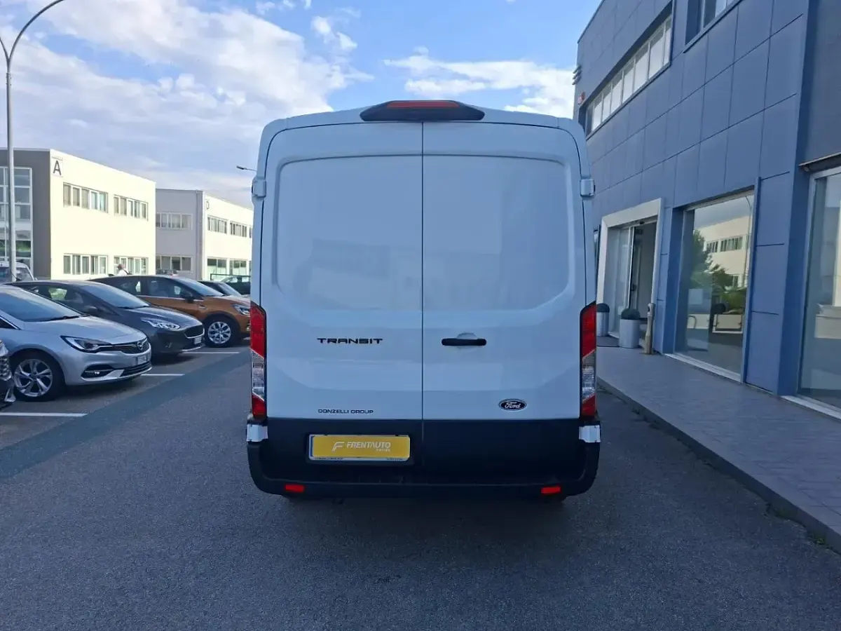 Usata Ford Tourneo Connect 165 CV (121 kW) 2025 Bianco Monovolume