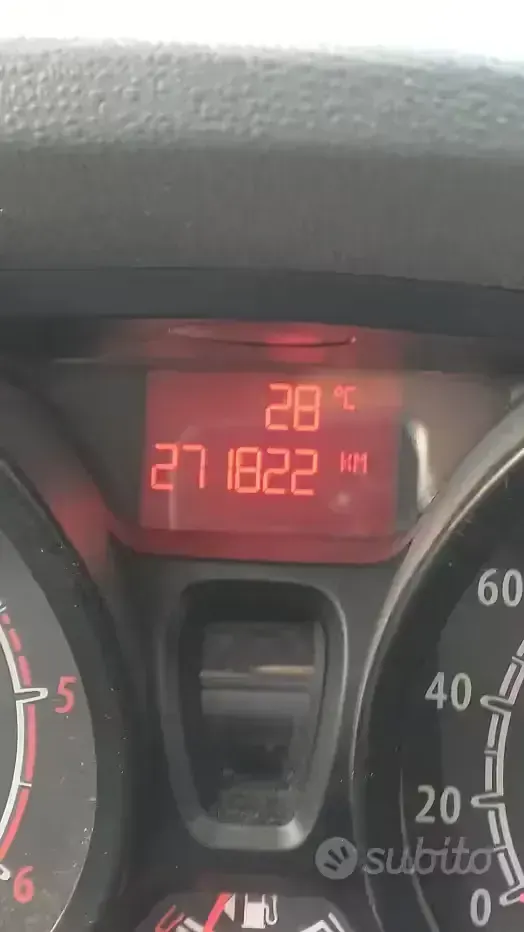 Usata Ford Fiesta 71 CV (52 kW) 2011 Nero Berlina