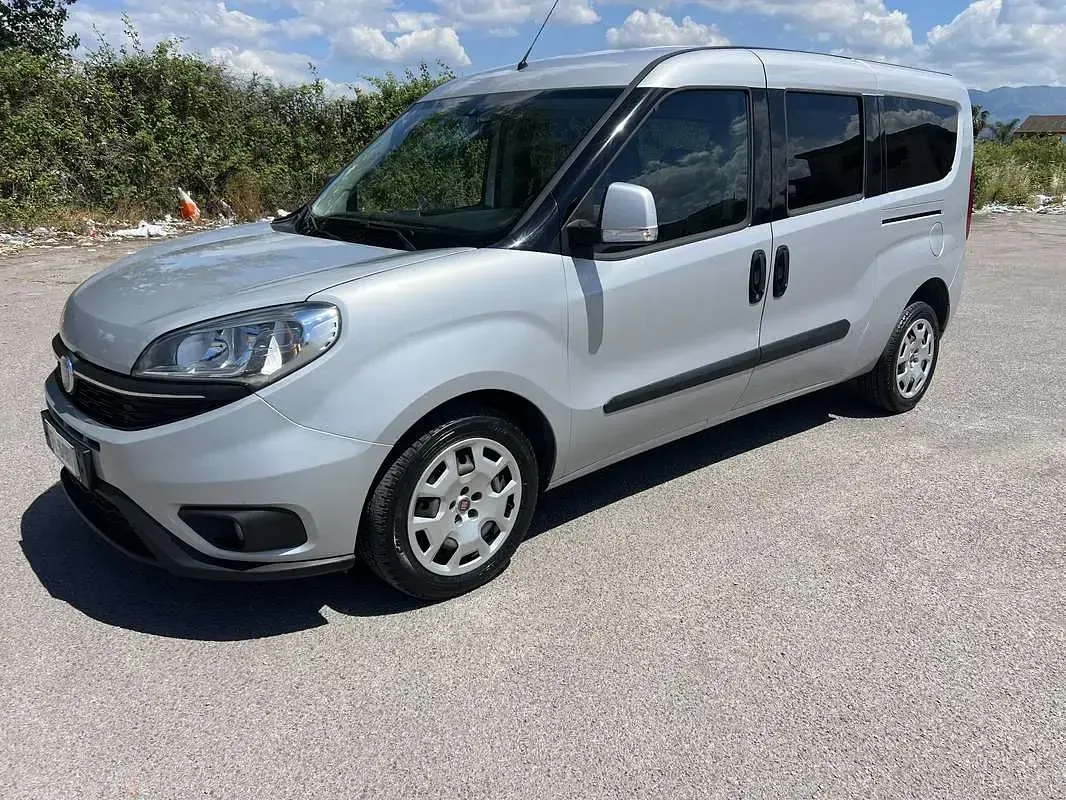 Usata Fiat Doblò Lounge 120 CV (88 kW) 2017 Monovolume