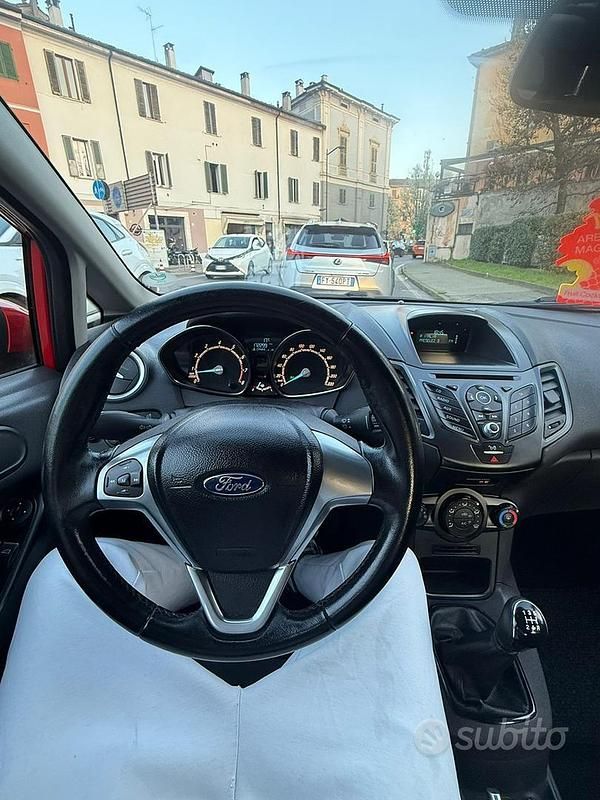 Usata Ford Fiesta 2016 Rosso Berlina