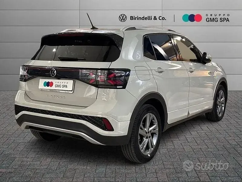 Usata VW T-Cross R-line 116 CV (85 kW) 2024 Grigio SUV