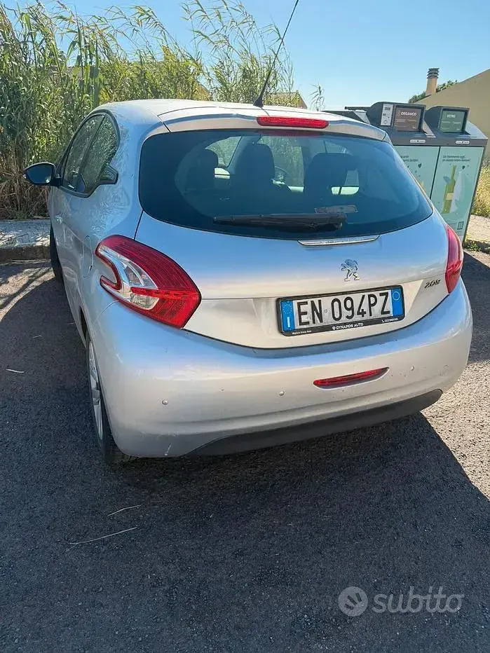 Usata Peugeot 208 82 CV (60 kW) 2012 Grigio Utilitaria