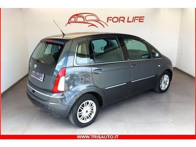 Usata Lancia Musa 121 CV (88 kW) 2008 Grigio scuro Monovolume