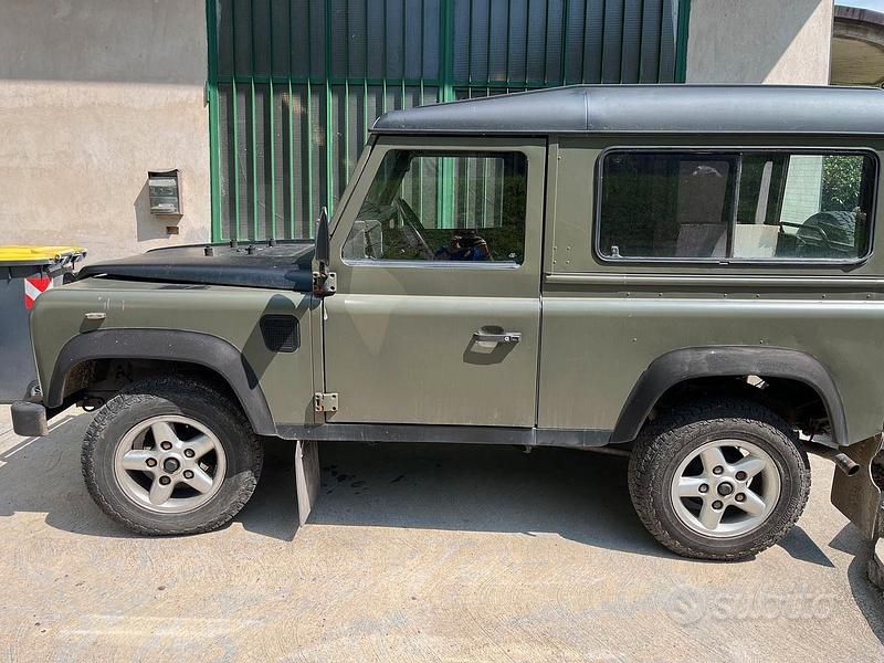 Usata Land Rover Defender 86 CV (63 kW) 1987 Verde SUV