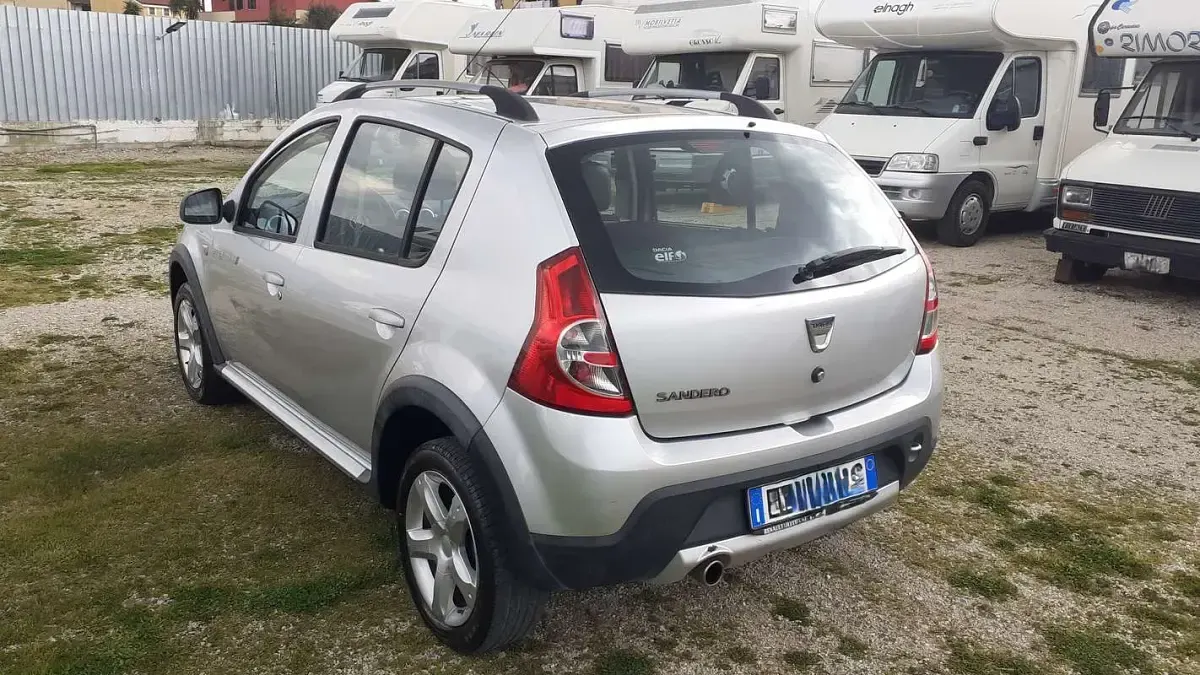 Usata Dacia Sandero Stepway 84 CV (61 kW) 2012 Berlina