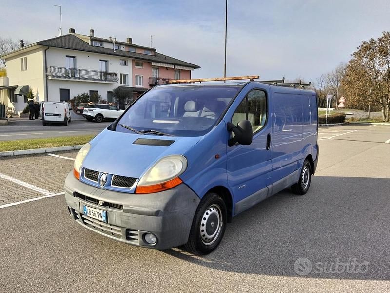 Usata Renault Trafic 101 CV (74 kW) 2002 Blu Monovolume