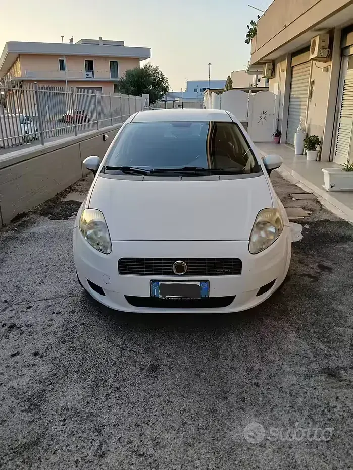 Usata Fiat Grande Punto 65 CV (47 kW) 2008 Bianco Utilitaria