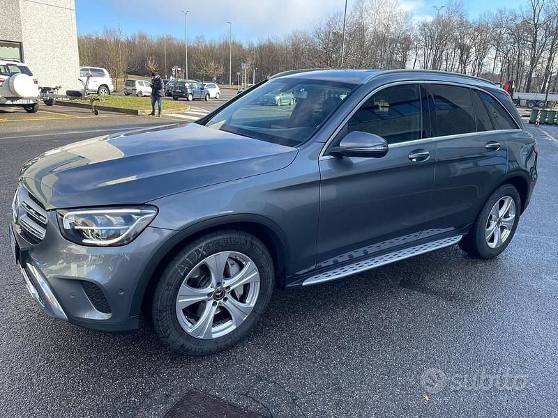 Usata Mercedes GLC220 194 CV (142 kW) 2020 Grigio SUV