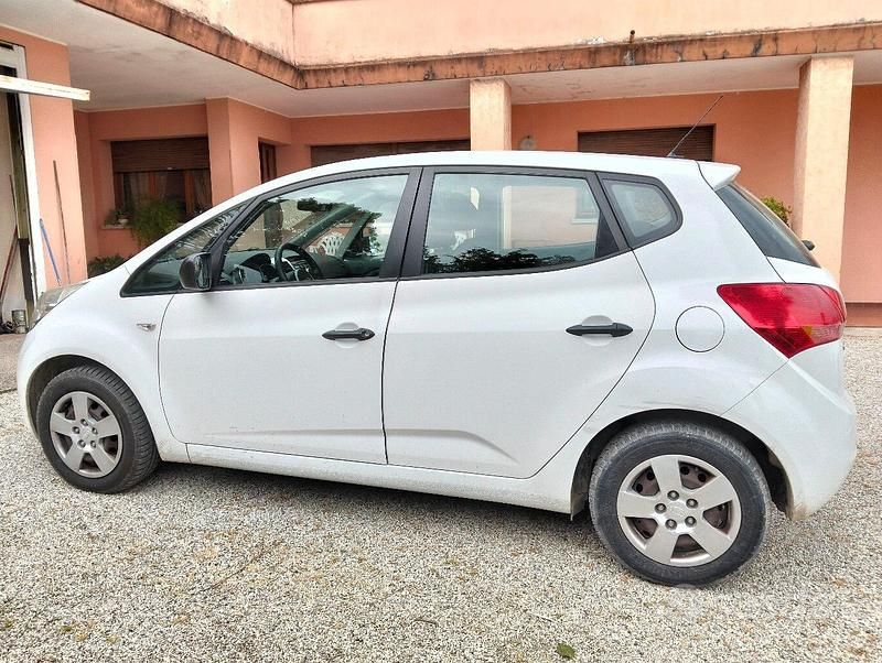 Usata Kia Venga 77 CV (56 kW) 2014 Utilitaria