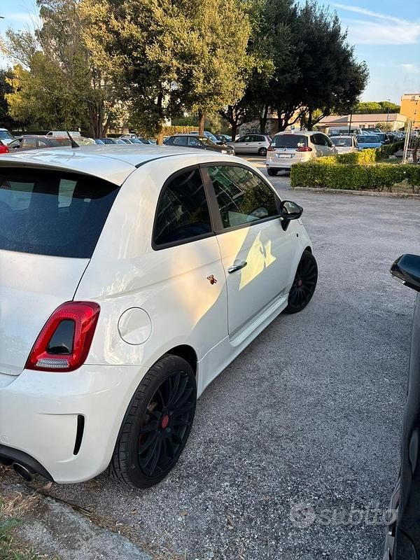 Usata Abarth 500 135 CV (99 kW) 2009 Bianco Utilitaria
