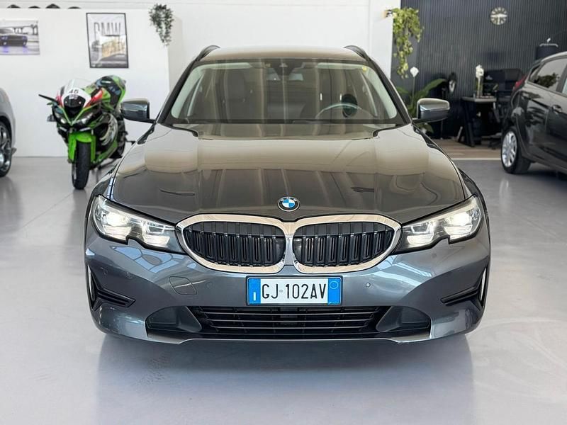 Usata BMW 316 Luxury Line 122 CV (89 kW) 2022 Grigio Berlina