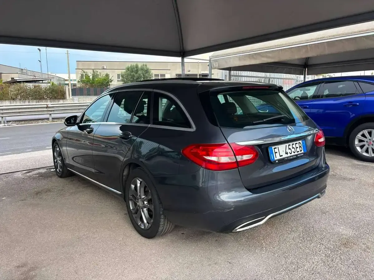 Usata Mercedes C180 Exclusive 116 CV (85 kW) 2015 Grigio Station wagon